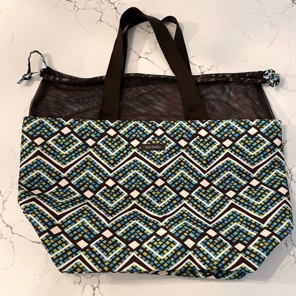Vera Bradley Handbags - Vera Bradley Rainforest Beach Tote